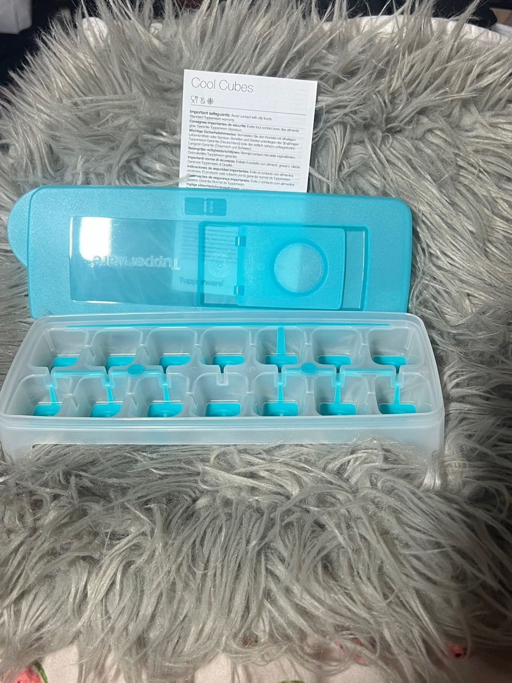Tupperware Cool Cubes Kit in White and Teal